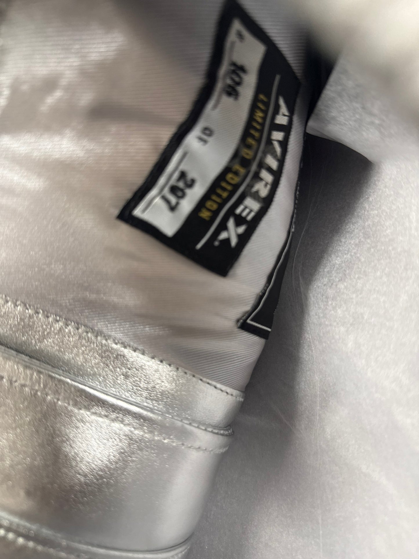 Avirex Women’s Cropped Icon Limited Leather Jacket Silver/ Argent