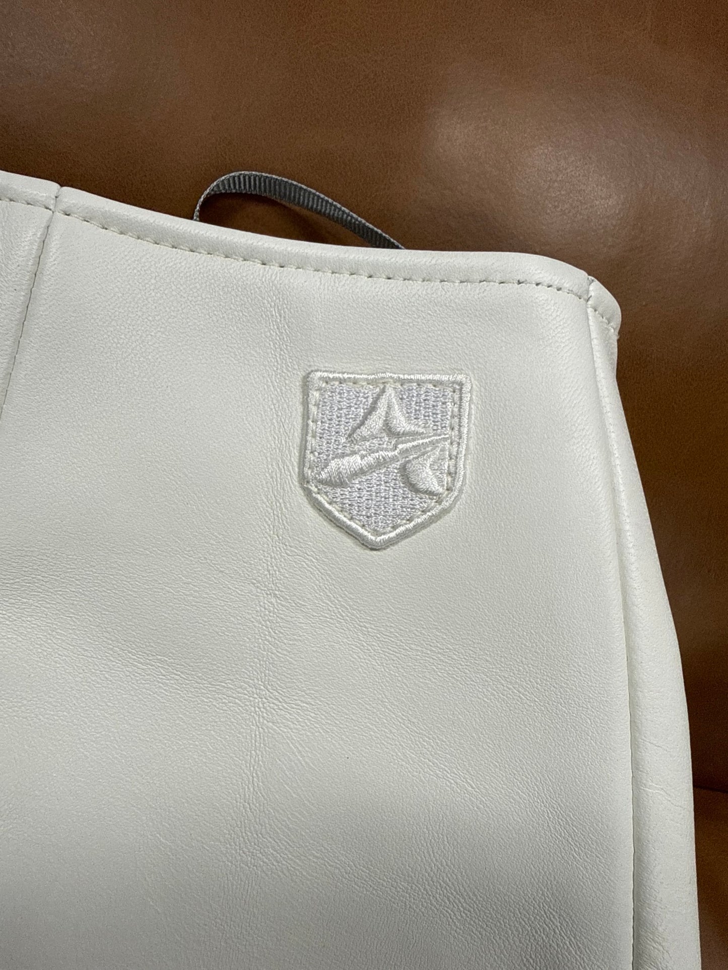 Avirex Women’s Leather Pencil Skirt Snow White/ Blanche Neige
